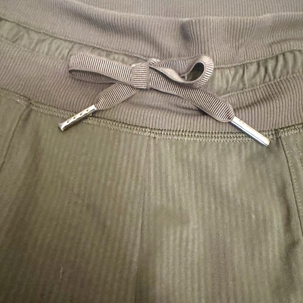 LULU LEMON Dance Studio Dark Army Green Mid Rise Pant Size 6 - Picture 16 of 16